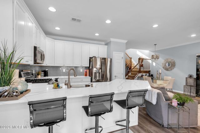 62 Santa Rosa Lane, Tinton Falls, NJ 07753