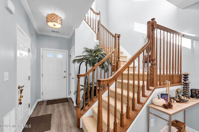 62 Santa Rosa Lane, Tinton Falls, NJ 07753