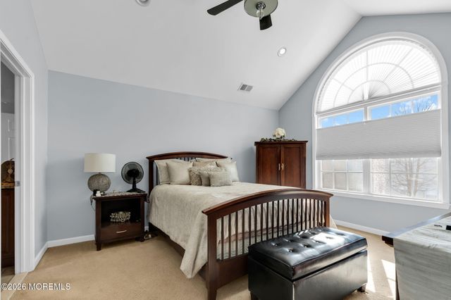 62 Santa Rosa Lane, Tinton Falls, NJ 07753