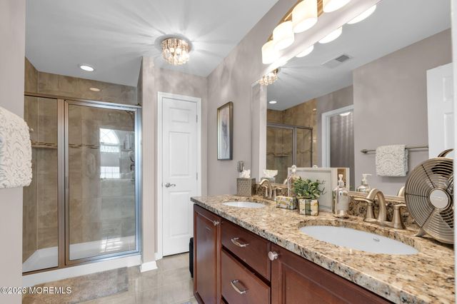 62 Santa Rosa Lane, Tinton Falls, NJ 07753