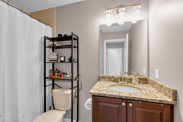 62 Santa Rosa Lane, Tinton Falls, NJ 07753