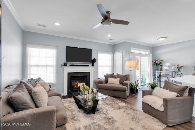 62 Santa Rosa Lane, Tinton Falls, NJ 07753