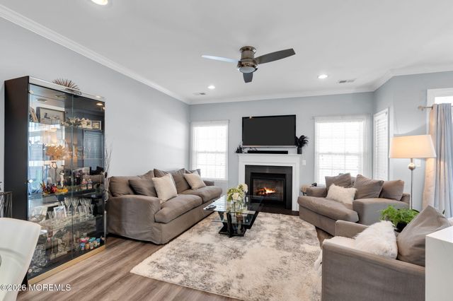 62 Santa Rosa Lane, Tinton Falls, NJ 07753