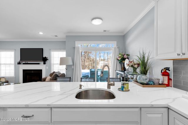 62 Santa Rosa Lane, Tinton Falls, NJ 07753