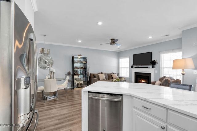 62 Santa Rosa Lane, Tinton Falls, NJ 07753