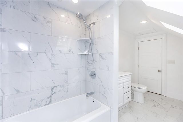 247 Hale St 2, Beverly, MA 01915