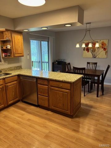 520 May Valley Drive, Fenton, MO 63026