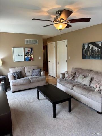 520 May Valley Drive, Fenton, MO 63026