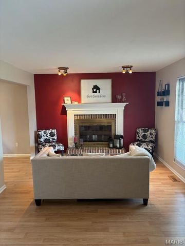 520 May Valley Drive, Fenton, MO 63026