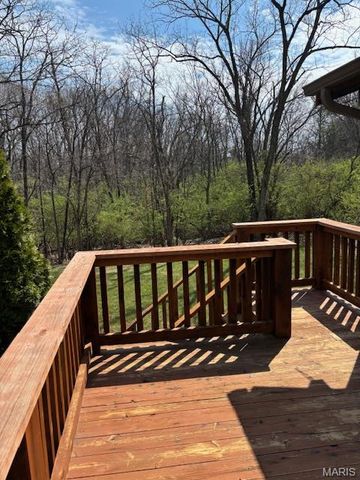 520 May Valley Drive, Fenton, MO 63026