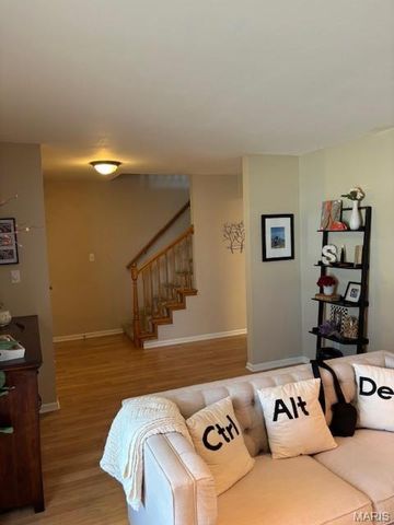 520 May Valley Drive, Fenton, MO 63026