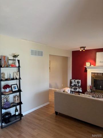 520 May Valley Drive, Fenton, MO 63026