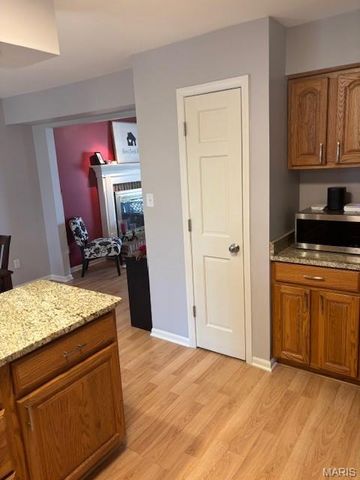 520 May Valley Drive, Fenton, MO 63026