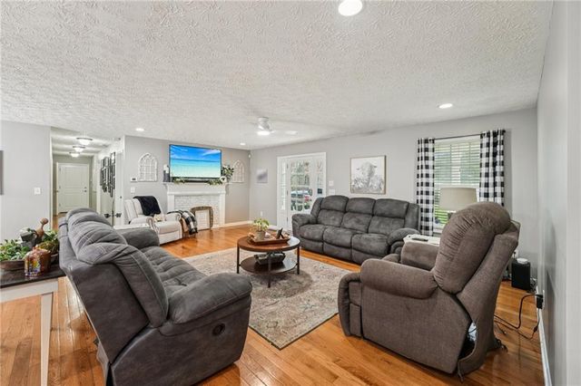 6471 Forsyth Drive, Cumming, GA 30028