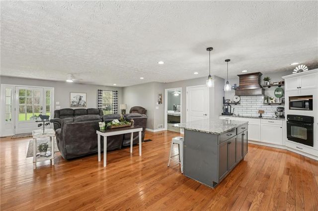 6471 Forsyth Drive, Cumming, GA 30028