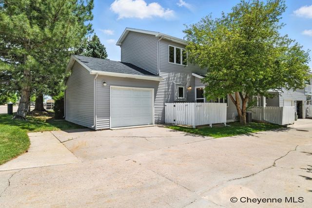 207 CARLSON ST, Cheyenne, WY 82009