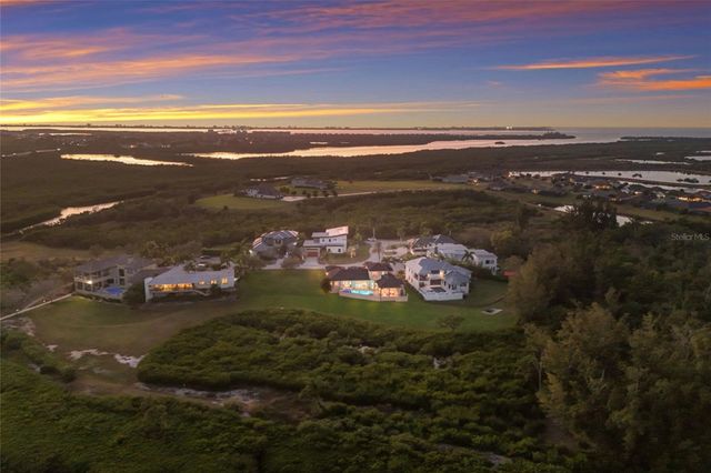 9816 2ND TERRACE NW, Bradenton, FL 34209