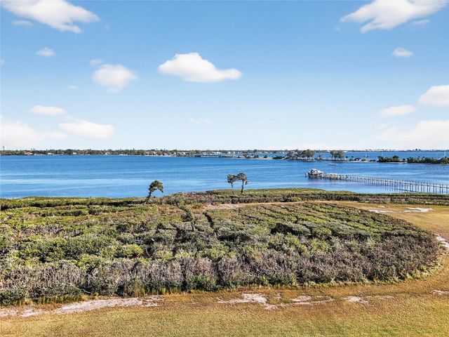 9816 2ND TERRACE NW, Bradenton, FL 34209