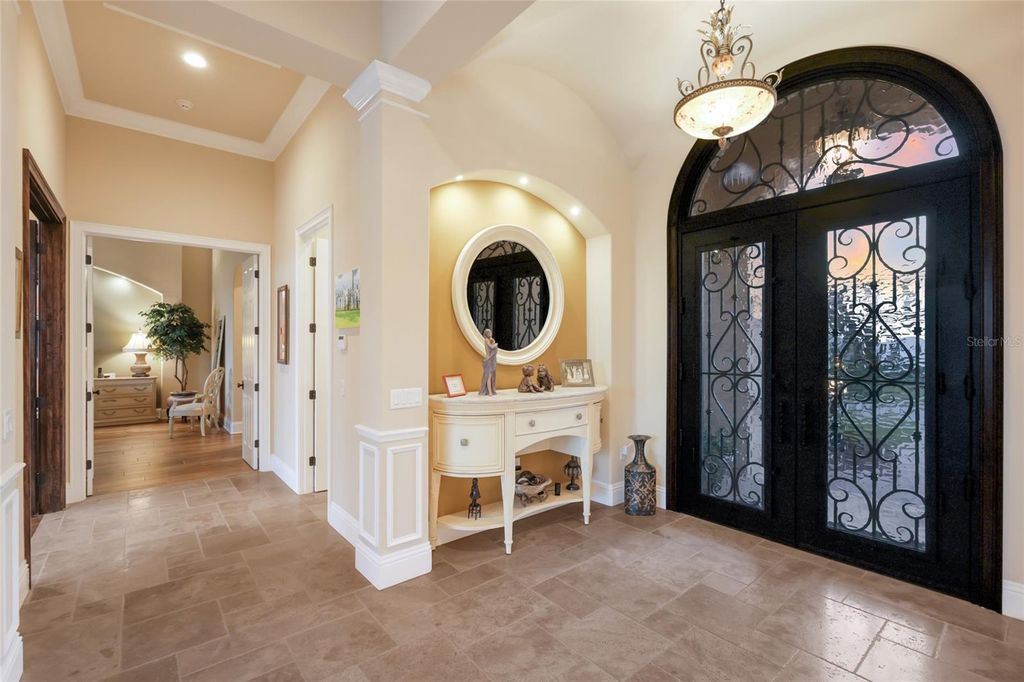 Image 11 of property listing at 9816 2ND TERRACE NW, Bradenton, FL 34209