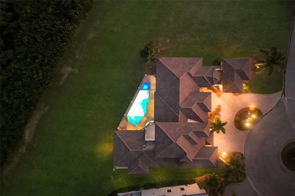 Image 4 of property listing at 9816 2ND TERRACE NW, Bradenton, FL 34209