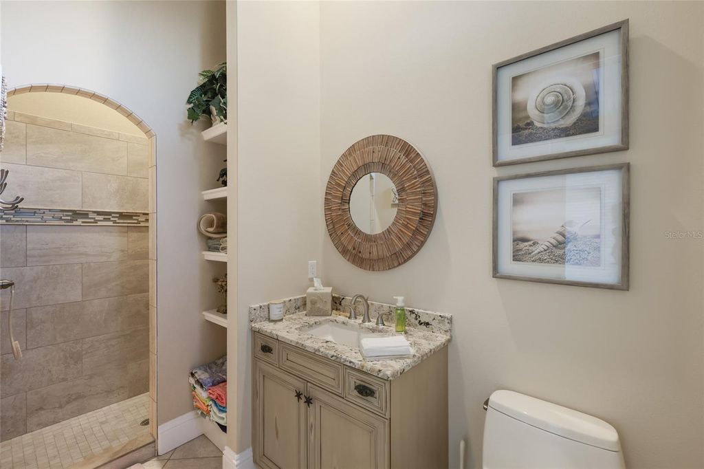 Image 39 of property listing at 9816 2ND TERRACE NW, Bradenton, FL 34209