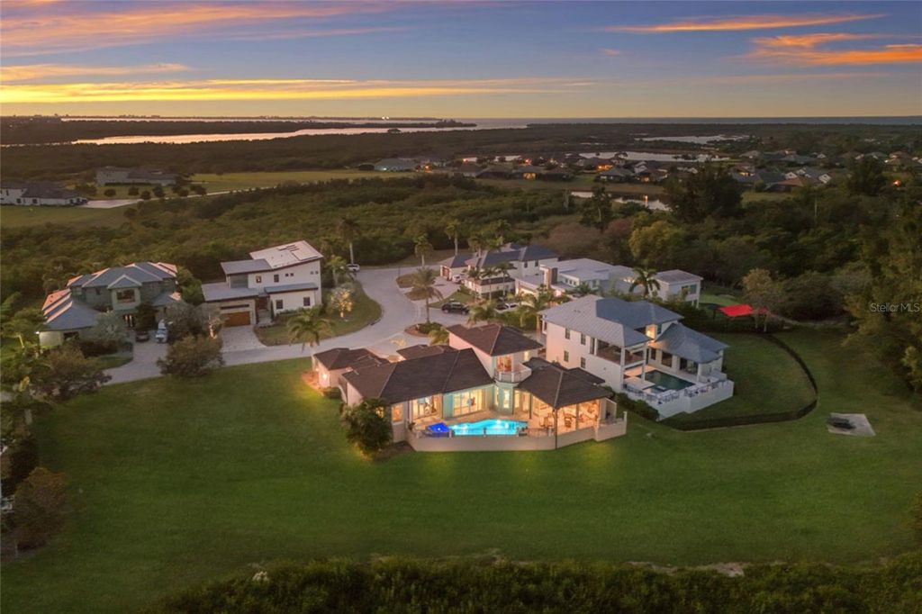 Image 67 of property listing at 9816 2ND TERRACE NW, Bradenton, FL 34209