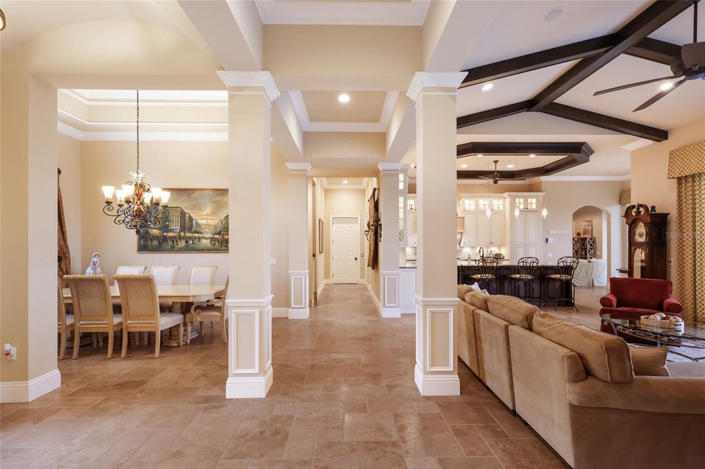 Image 10 of property listing at 9816 2ND TERRACE NW, Bradenton, FL 34209