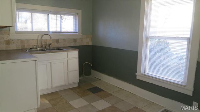 3034 Glenwood Avenue, Alton, IL 62002