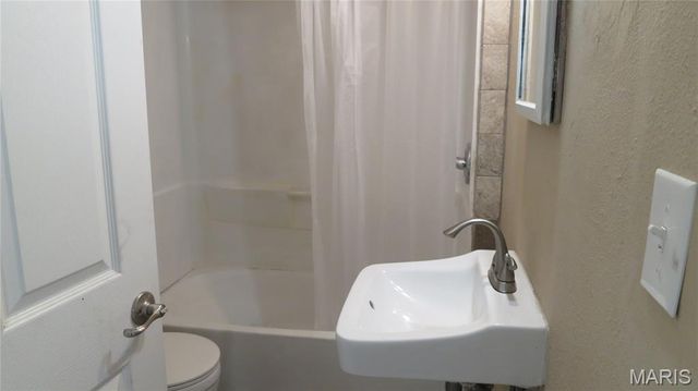 3034 Glenwood Avenue, Alton, IL 62002