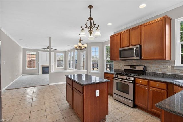 2037 Brians LN, Suffolk, VA 23434