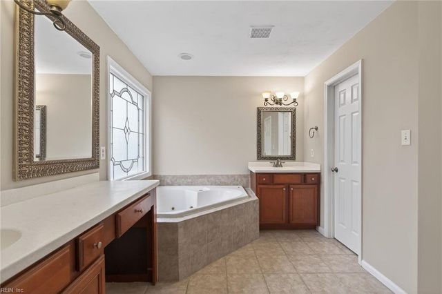 2037 Brians LN, Suffolk, VA 23434