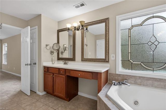 2037 Brians LN, Suffolk, VA 23434