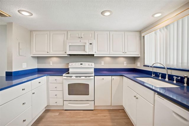 90 S HIGHLAND AVENUE 1414, Tarpon Springs, FL 34689