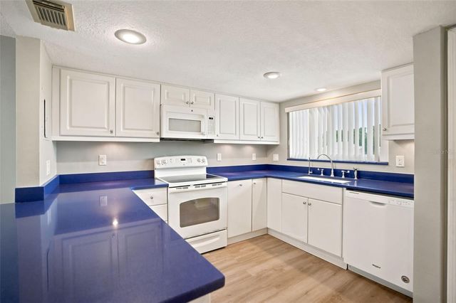 90 S HIGHLAND AVENUE 1414, Tarpon Springs, FL 34689