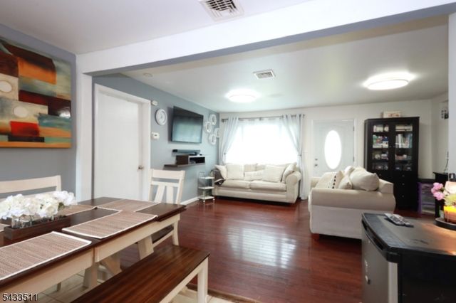 527 E Main St, Bridgewater Twp., NJ 08807
