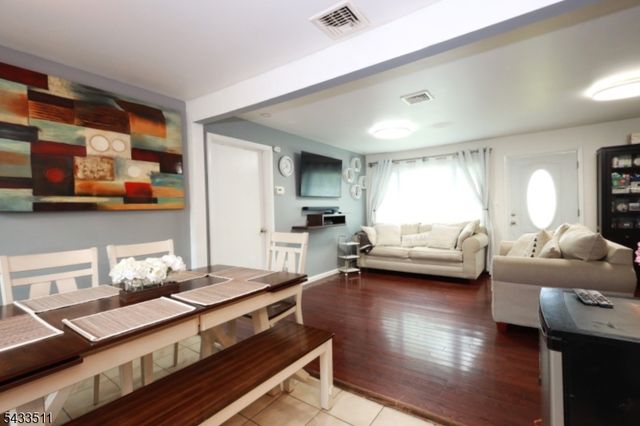 527 E Main St, Bridgewater Twp., NJ 08807