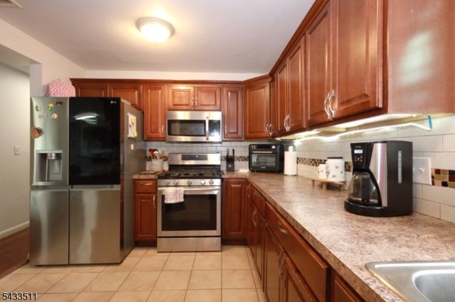 527 E Main St, Bridgewater Twp., NJ 08807