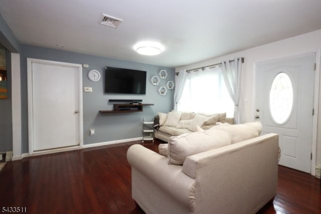 527 E Main St, Bridgewater Twp., NJ 08807