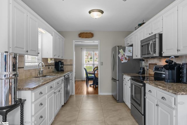 438 Chamber Lane, Moore, SC 29369