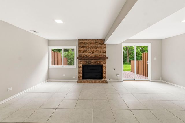 23W418 Greenbriar Drive, Naperville, IL 60540