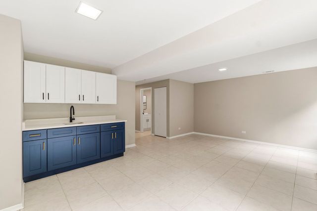 23W418 Greenbriar Drive, Naperville, IL 60540