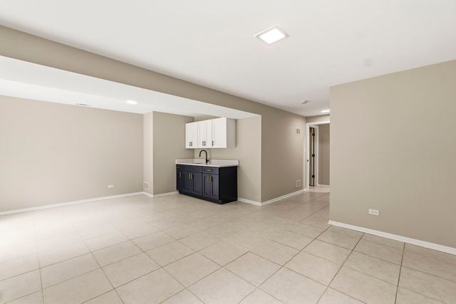 23W418 Greenbriar Drive, Naperville, IL 60540