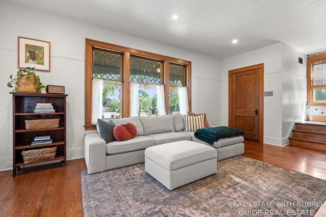 16 E 23rd Street, Holland, MI 49423