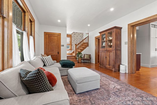 16 E 23rd Street, Holland, MI 49423