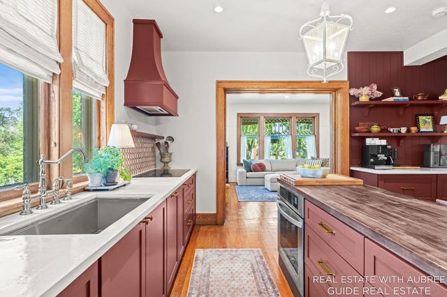 16 E 23rd Street, Holland, MI 49423