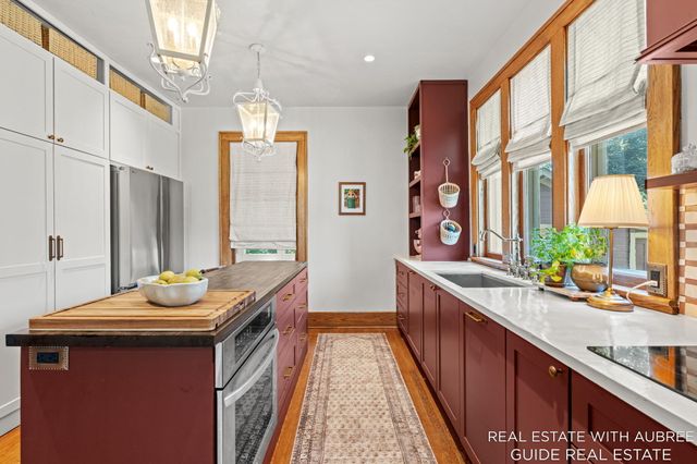 16 E 23rd Street, Holland, MI 49423