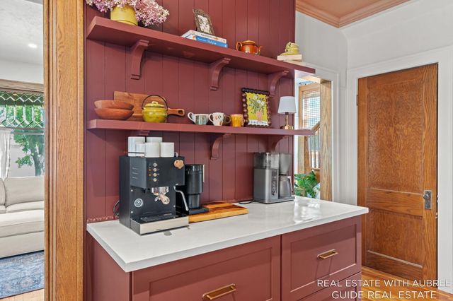 16 E 23rd Street, Holland, MI 49423