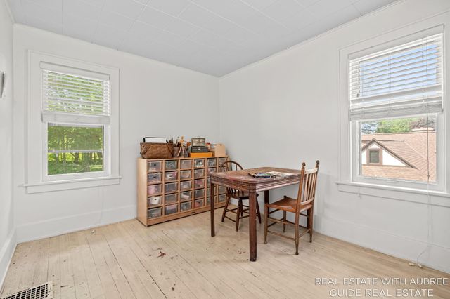 16 E 23rd Street, Holland, MI 49423