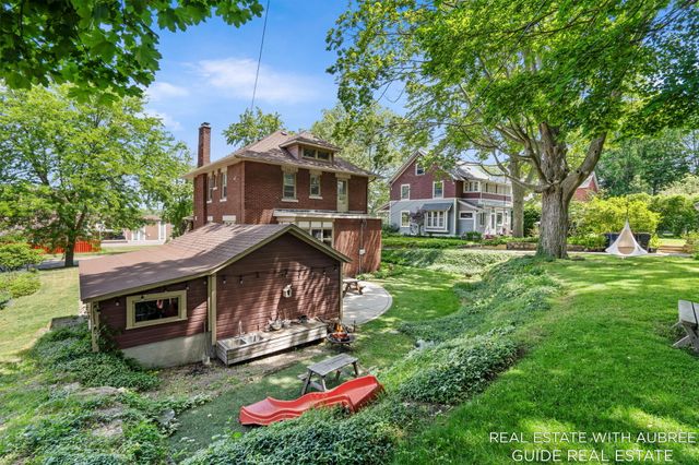 16 E 23rd Street, Holland, MI 49423