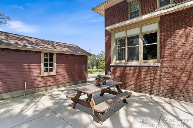 16 E 23rd Street, Holland, MI 49423